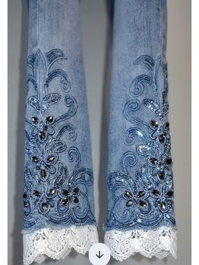 MARBELLA Light Blue Embroidered Cropped Jeans with Lace Hem (Size M/L)